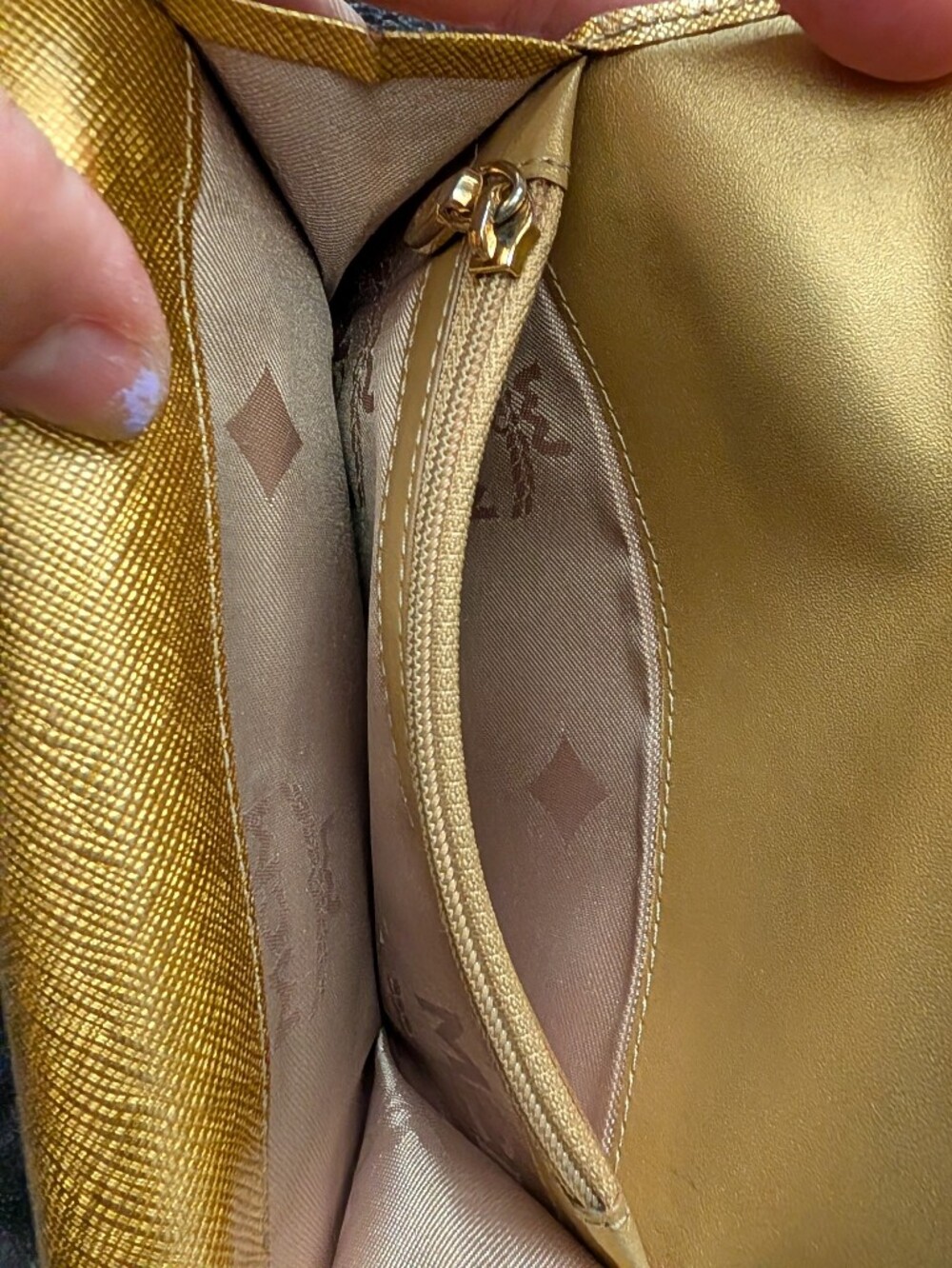 MCM Gold Leather Shoulder Bag and Wallet W/Charms Set In Gorgeous Condition! - Picture 11 of 16